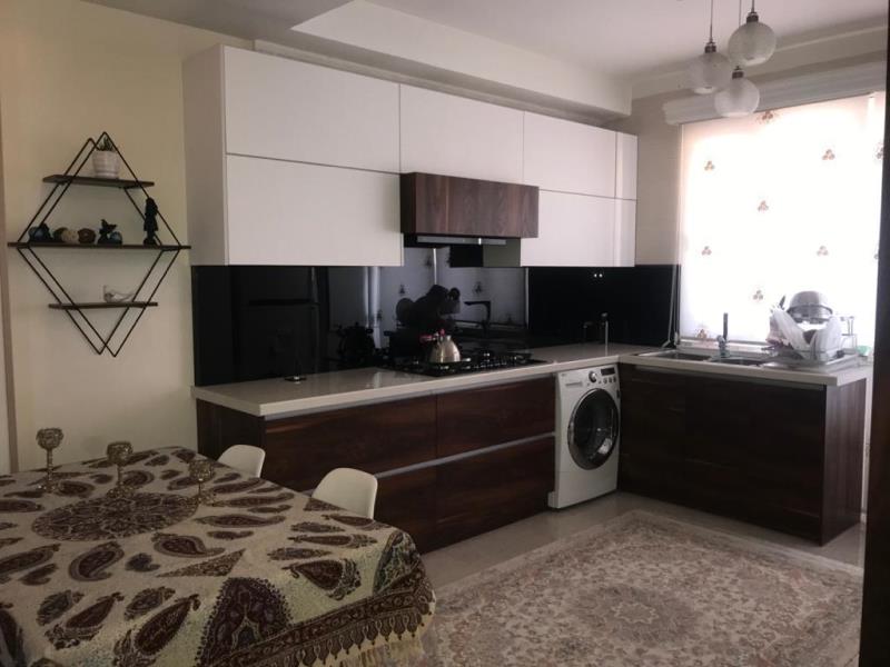 کابینت مدرن هایگلاس سفیدقهوه ای فرامید