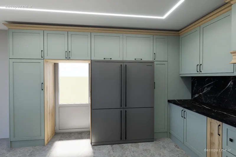 کابینت نئوکلاسیک سبز مات با یخچال مشکی، صفحه ماربل و نورپردازی خطی در آشپزخانه ال