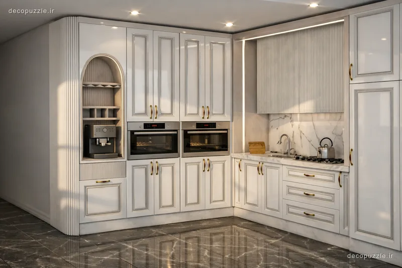 کابینت نئوکلاسیک سفید با کافی‌بار، فر توکار، قفسه باز و صفحه ماربل در آشپزخانه ال