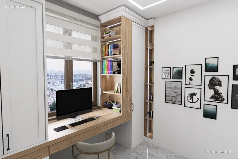 فضای نشیمن مدرن با میز کار چوبی، کتابخانه توکار، قفسه‌های باز و دیوارکوب‌های هنری