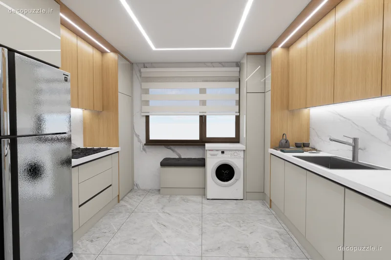 آشپزخانه مدرن دورنگ با کابینت طرح چوب و کرم، چیدمان دو ردیفه، بین کابینتی ماربل و نورپردازی خطی