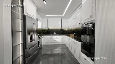 آشپزخانه یو با کابینت سفید، صفحه و بین کابینتی ماربل تیره، فر و مایکروویو توکار و نورپردازی خطی