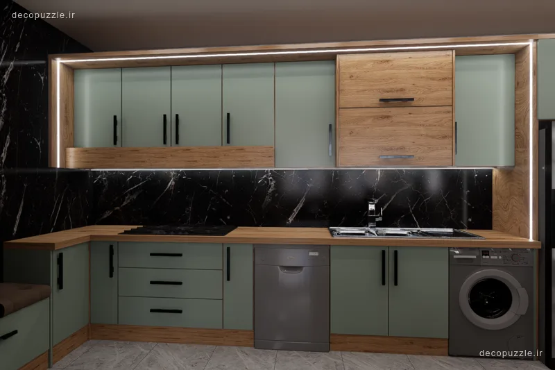 آشپزخانه ال با کابینت‌های سبز و طرح چوب، صفحه ماربل مشکی و نور مخفی