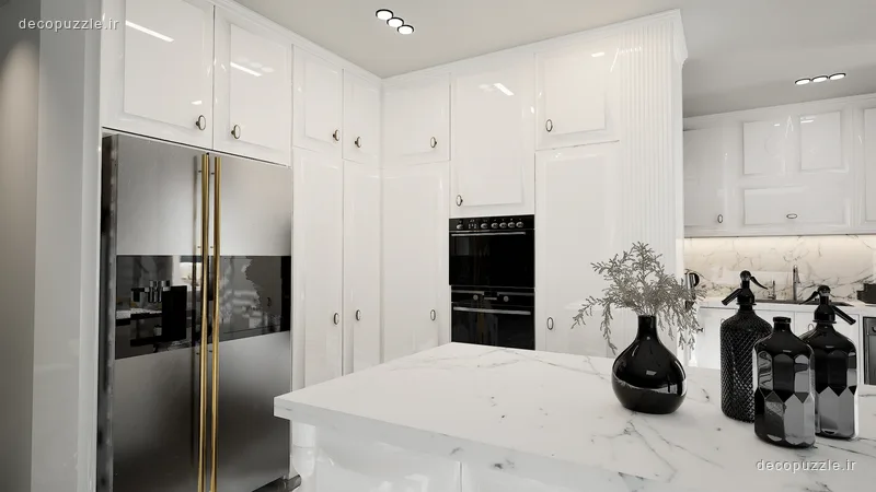 کابینت سفید براق با جزیره، فر توکار و بین کابینتی ماربل در آشپزخانه