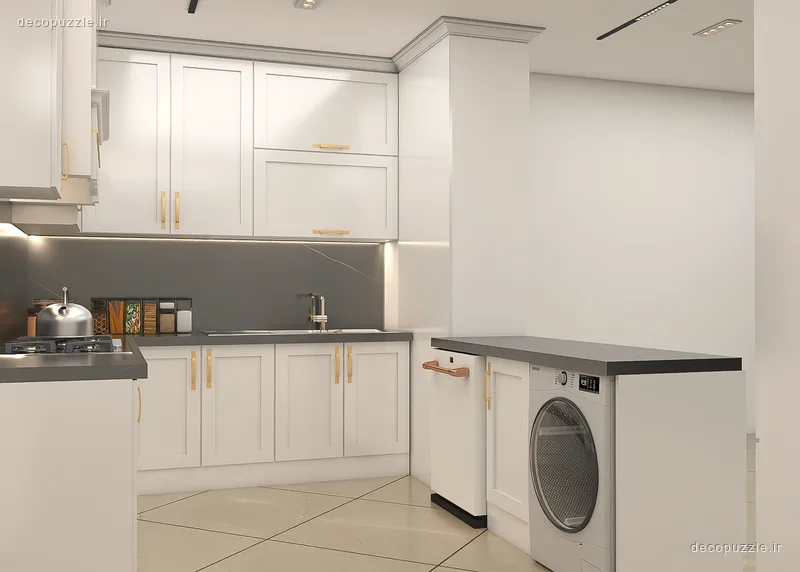 کابینت نئوکلاسیک سفید ممبران با چیدمان ال، بین کابینتی طوسی و صفحه ماربل در آشپزخانه