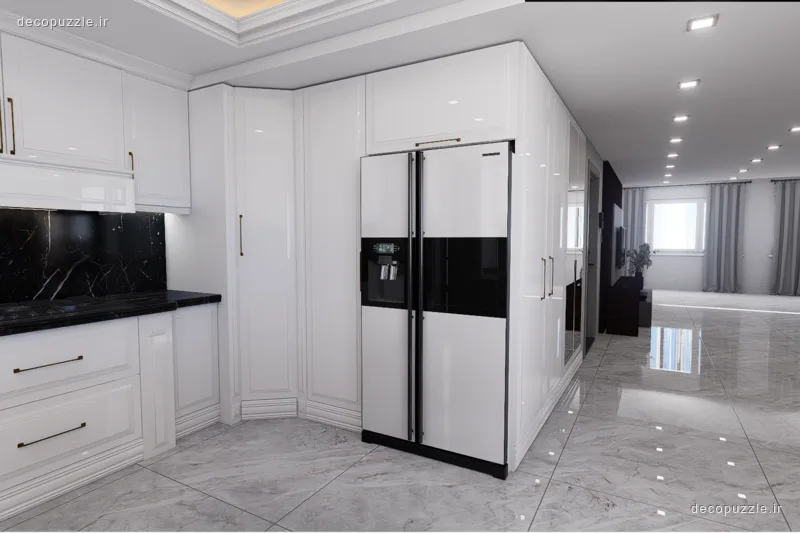 کابینت سفید براق با جزئیات کلاسیک، صفحه و بین کابینتی مشکی ماربل در آشپزخانه ال‌شکل