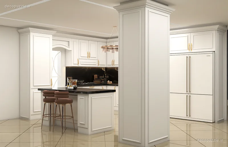 کابینت نئوکلاسیک سفید با جزیره و بین کابینتی مشکی در آشپزخانه‌ای بزرگ و روشن