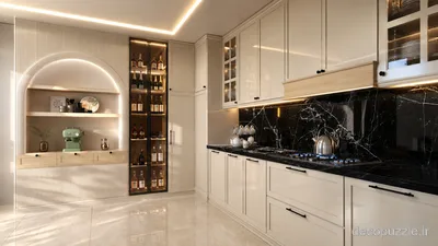 کابینت مدرن کرم مات با صفحه و بین کابینتی ماربل مشکی، ویترین و قفسه باز در آشپزخانه