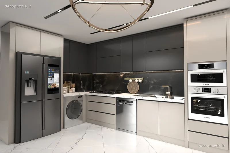 آشپزخانه مدرن دورنگ با کابینت مات، چیدمان ال، بین کابینتی ماربل و فر توکار