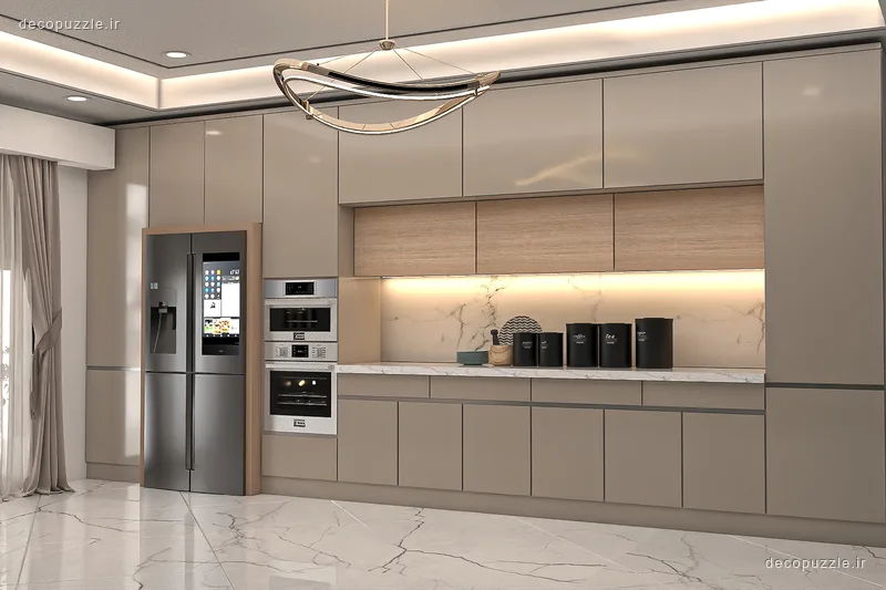 کابینت مدرن بژ مات با طرح چوب، بین کابینتی ماربل و نورپردازی خطی در آشپزخانه خطی