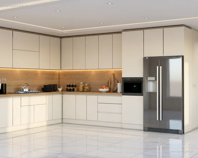 کابینت مدرن کرم مات با چیدمان ال، بین کابینتی طرح چوب، فر توکار و نورپردازی خطی